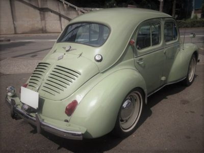 Hino renault 4cv